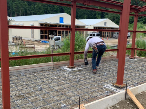 大洲市｜鉄筋工事｜有限会社水沼鉄筋 鶏舎の外構工事