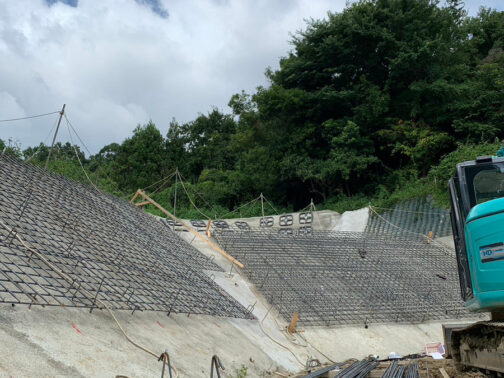 大洲市｜鉄筋工事｜有限会社水沼鉄筋 愛媛県八幡浜市にて、法面工事を行いました。