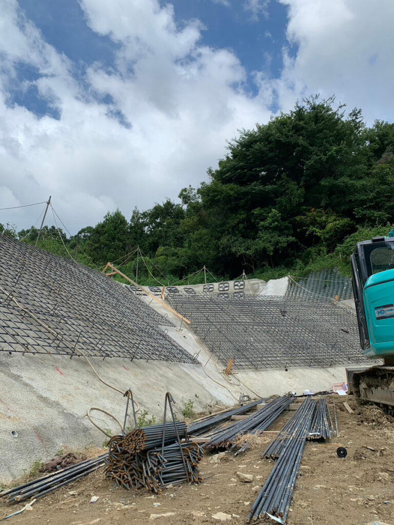 大洲市｜鉄筋工事｜有限会社水沼鉄筋 愛媛県八幡浜市にて、法面工事を行いました。