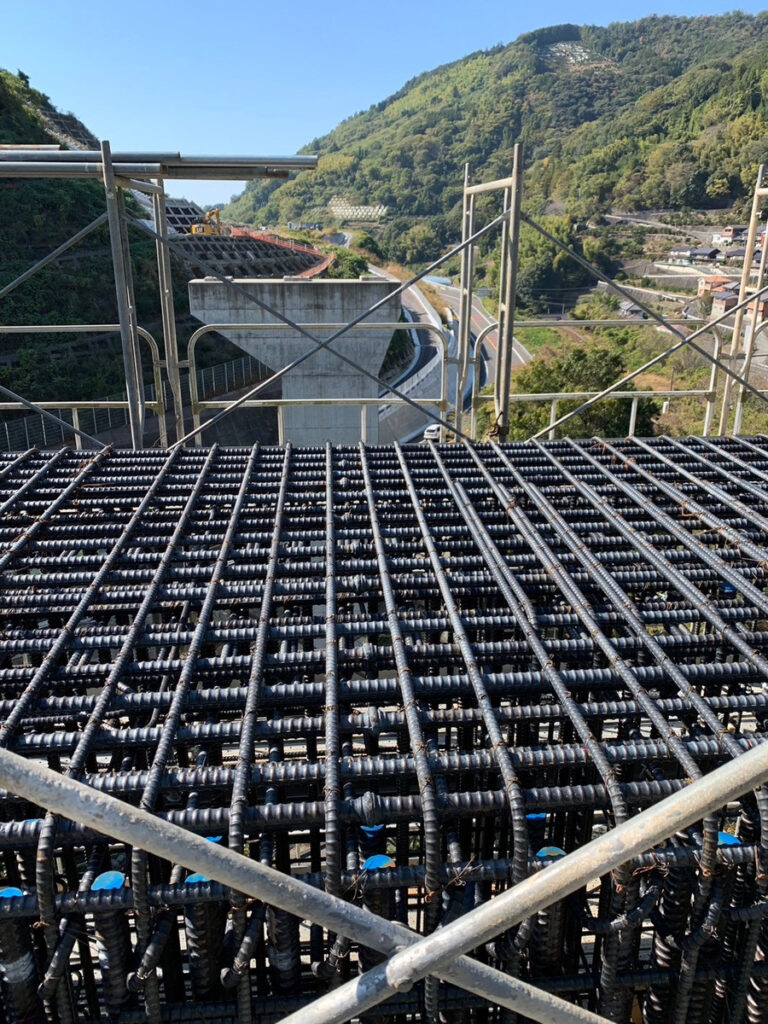 大洲市｜鉄筋工事｜有限会社水沼鉄筋 愛媛県にて、橋脚工事を行いました。