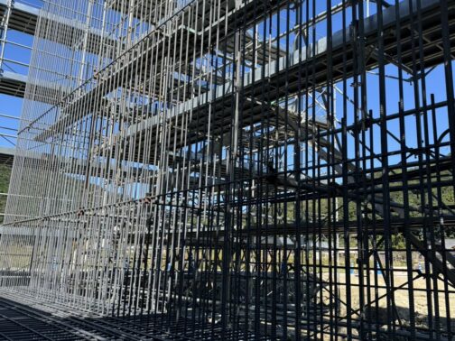 大洲市｜鉄筋工事｜有限会社水沼鉄筋 宇和島市津島町にて、自動車道BOXカルバートの鉄筋工事を行いました。